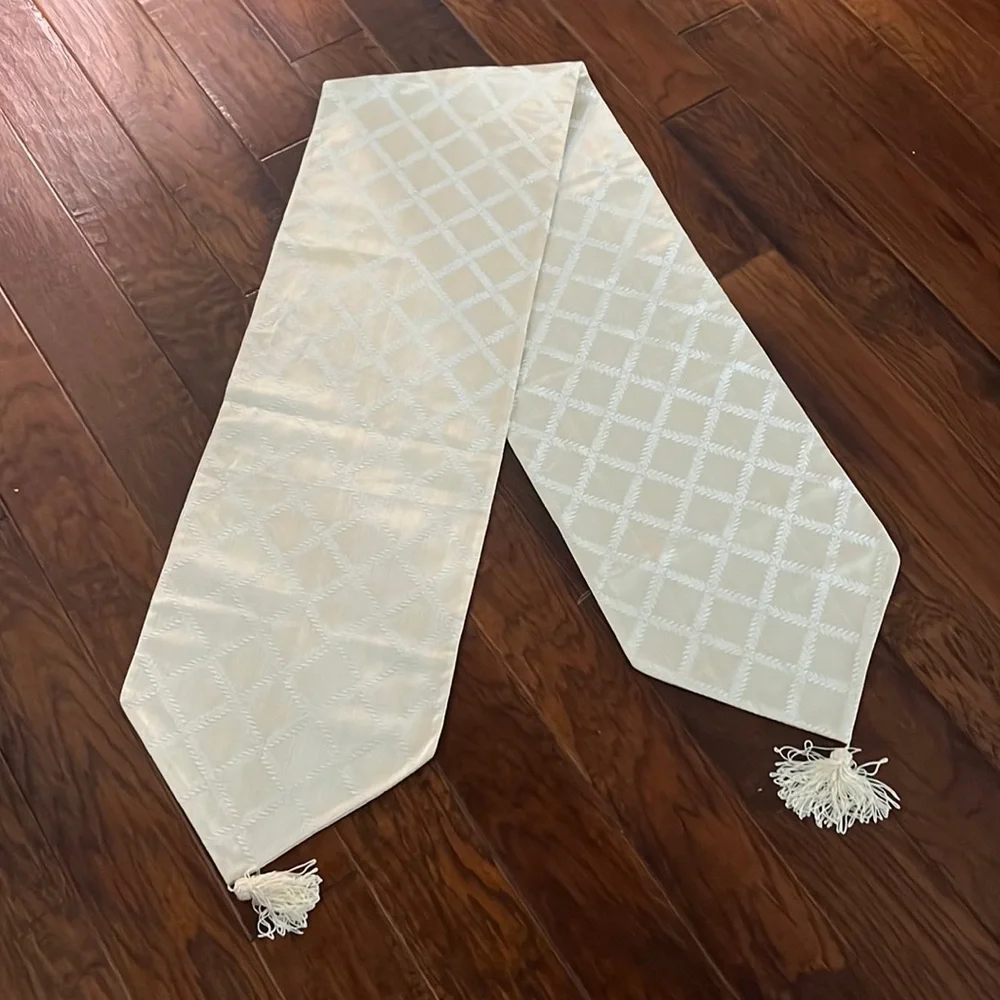 Lenox Runner - Picture 1 of 2